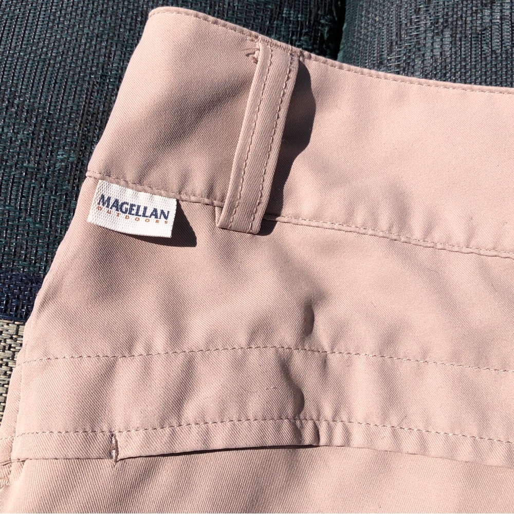 Magellan outdoor shorts size Small Beige - Picture 8 of 10